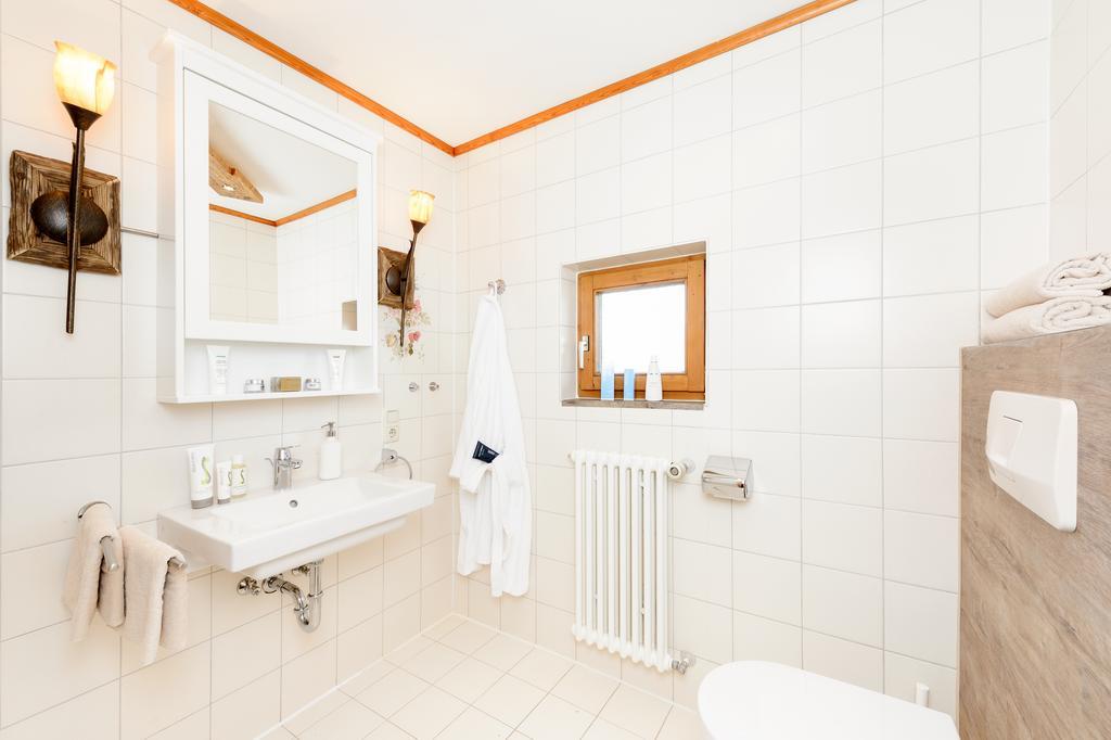 "Ferienwohnung Ess" - Annehmlichkeiten Von 4-Sterne Familien-Und Wellnesshotel Viktoria Koennen Mitbenutzt Werden Oberstdorf Exterior foto